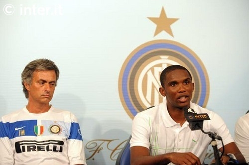 Samuel Eto'o et Jos Mourinho en confrence de presse