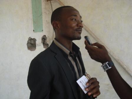 Monsieur TCHIMI, informaticien � 
        douala.
