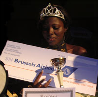 En plus des cadeaux et sommes d'argents offert par l'ensemble des partenaires, la Miss Cameroun-Plus a reu un billet d'avion pour une des destinations desservies par la compagnie SN Brussels Airlines en Europe.