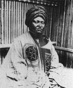  Intelligent, ambitieux, innovateur en de nombreux domaines, Njoya ici photographi en 1912 est considr comme un souverain exceptionnel 