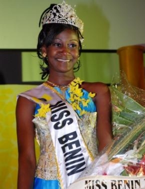 Les candidates  Miss Afrique 4/40