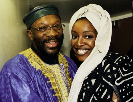 A la rencontre de Kaissa, artiste camerounaise World Music ;   Avec Isaac Hayes, Tibecca performing 