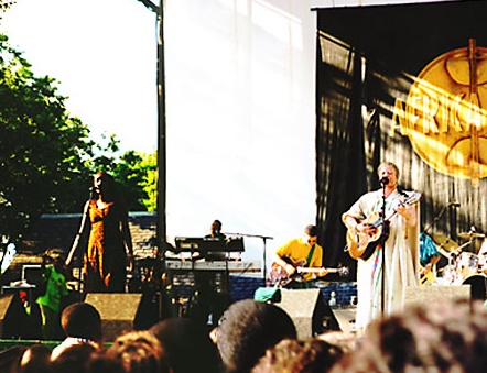 A la rencontre de Kaissa, artiste camerounaise World Music ;  Avec Salif Ke�ta