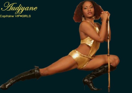 La chanteuse Jy Junelle et les VIP Girls en images