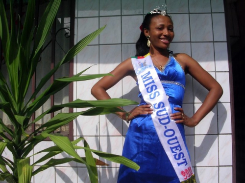 Elone Synthia Emaise, miss Sud-Ouest 2011