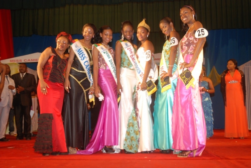 Miss Cameroun 2011 et ses dauphines (2)