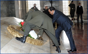 Paul Biya en Turquie : Mausole d'Atatrk