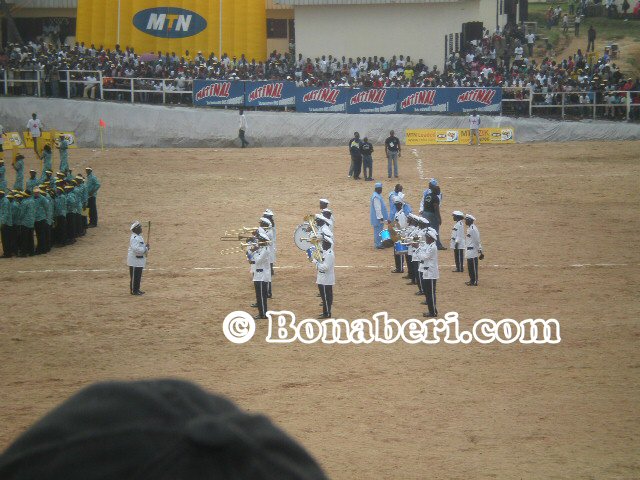 Ex�cut� par la fanfare du d�fil�