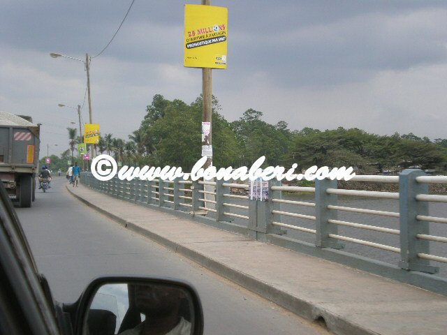 L'incontournable pont du wouri