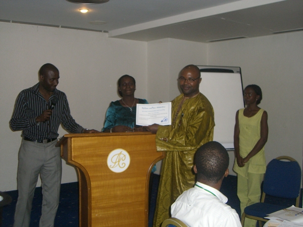 Remise de dipl�mes aux meilleures r�seauteurs