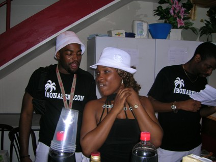 LSK, Mady et Waddle (qui fait les comptes apparemment)...