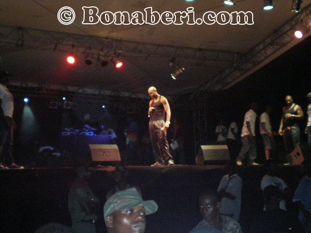 Booba pensif ?