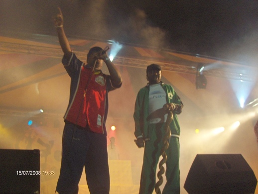 Le clbre groupe Bantou Possi a assur le show lors de son passage sur scne...