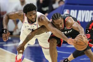 Embiid la dfense sur Kahwi Leonard