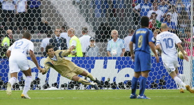 Panenka somptueuse de Zidane face  Buffon