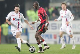 Stphane Mbia face  Toulalan