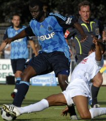 Modeste Mbami lors du match amical face  Nantes