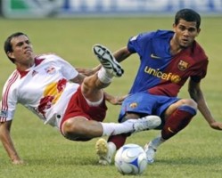 Daniel Alves, le nouveau latral droit du bara en pleine action