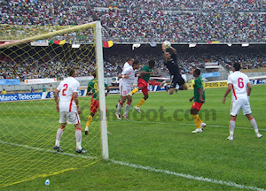 Le gardien marocain a t  la rception de tous les centres camerounais