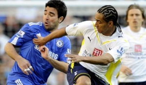 Assou Ekotto et Tottenham ont domin le FC Chelsea
