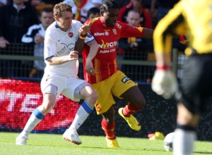 Henri Bedimo lors du match Valenciennes - Lens