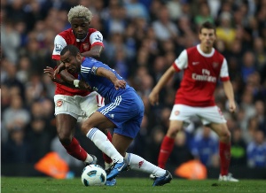 Song face  Ashley Cole en 2010