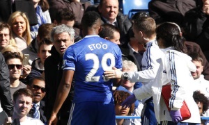 Face  Arsenal, Eto'o tait sorti sur blessure