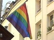 Drapeau homosexuel en berne