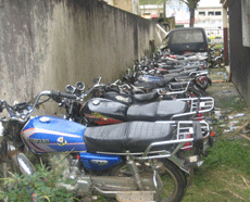 Les mototaxis sont la cible des forces de l'ordre  Douala