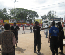 La communaut urbaine de Douala rtablit l'ordre dans la ville.