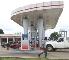L'Etat camerounais va dbloquer 640 millions de francs CFA pour stabiliser le prix de l'essence.