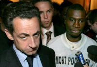 Nicolas Sarkozy et des proches des victimes des incidents de Clichy sous Bois