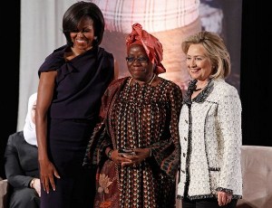 Henriette Ekwe avec Hilary Clinton et Michelle Obama