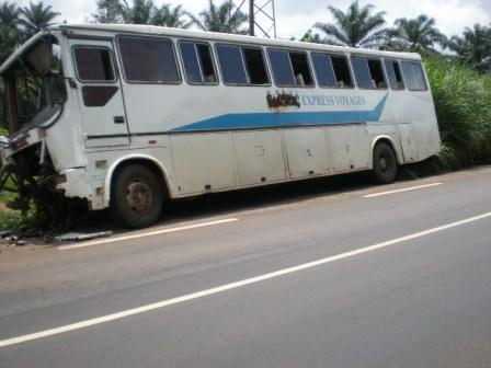 Le bus arrivant de Douala