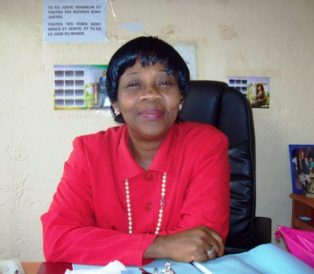 Comfort Effion dans les locaux de son association