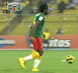 Au premier tour, la rentre d'Alex Song face  l'Egypte avait transform le visage des lions