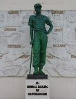 La statue dgrade par Mboua Massock