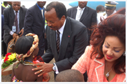 Le prsident Paul !biyaet son pouse