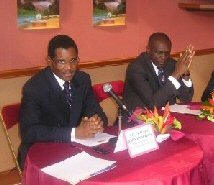 Paul Gabriel Ngamo Hamani ( droite) a t relch san qu'on ne sache ce qu'on lui reprochait exactement