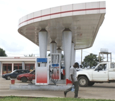 Le Cameroun doit importer la majorit de l'essence qu'il consomme.