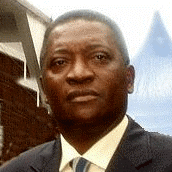 L'ancien ministre des sports, Augustin Edjoa, est dans les filets de l'pervier pour la gestion des fonds allous aux comptitions internationales.