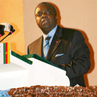 Le SG du parti au pouvoir, Ren Sadi, estime que seul Paul Biya doit se prsenter aux prochaines chances prsidentielles.