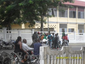 Douala, entre du pont Joss - des conducteurs de moto taxi chasss par la police