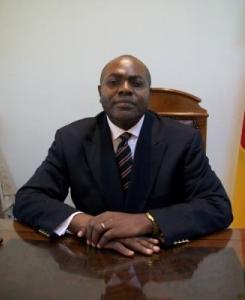 Victor Loe, ambassadeur  du Cameroun en Tunisie, en charge des Camerounais sur le sol Libyen