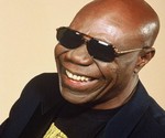 Manu Dibango est invit  deux journes culturelles qui se drouleront au Cameroun ce weekend.