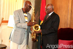 Manu Dibango et Dos Santos