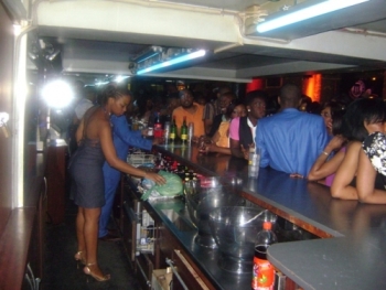 Le bar a tourn  plein rgime