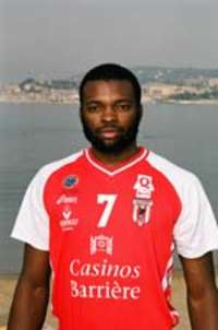 Jean Patrice Ndaki Mboulet voluant  l'AS Cannes