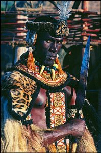  Henry Cele dans le rle de Chaka Zulu (1984) 